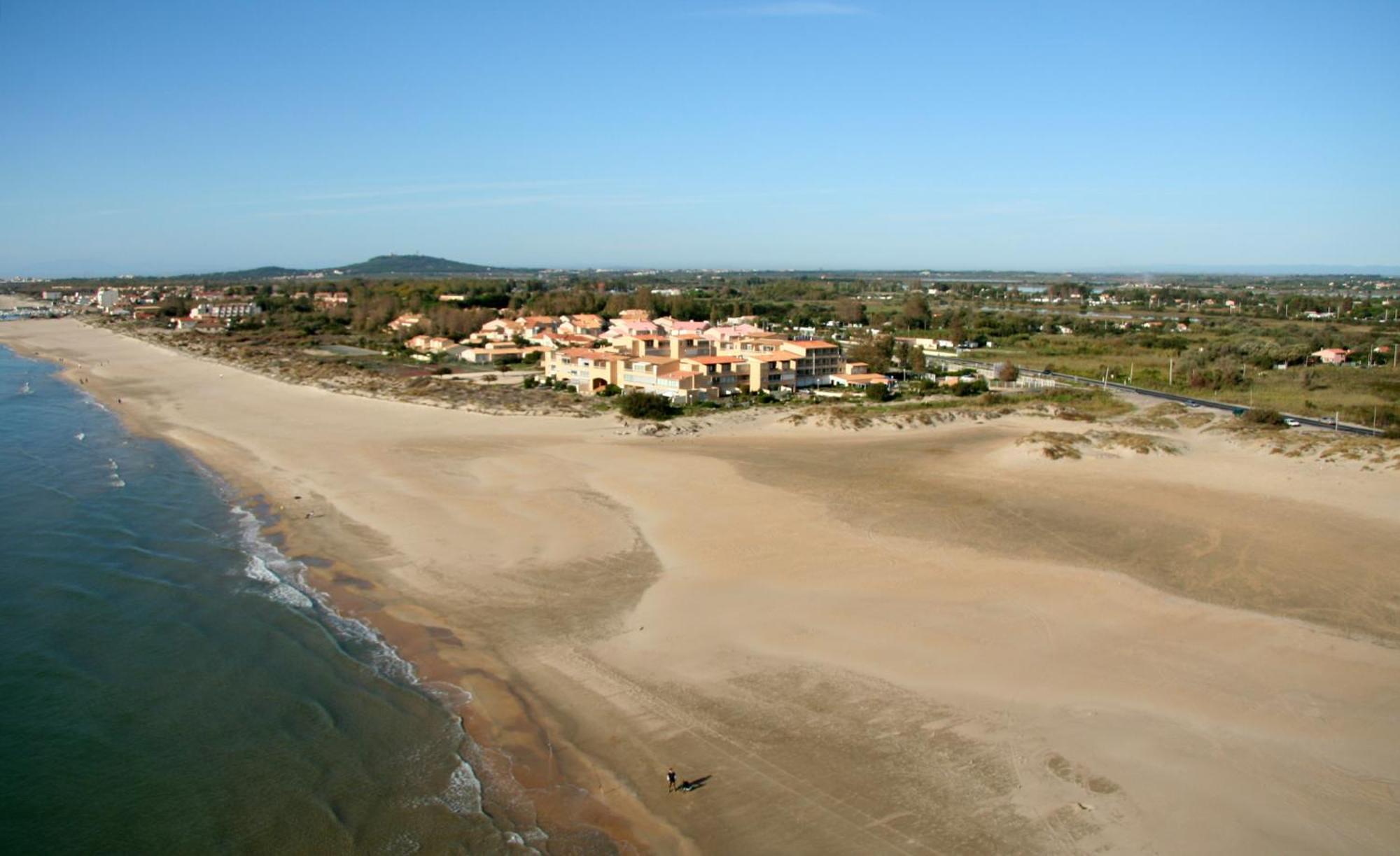 Hotel Les Dunes Marseillan  Exterior photo