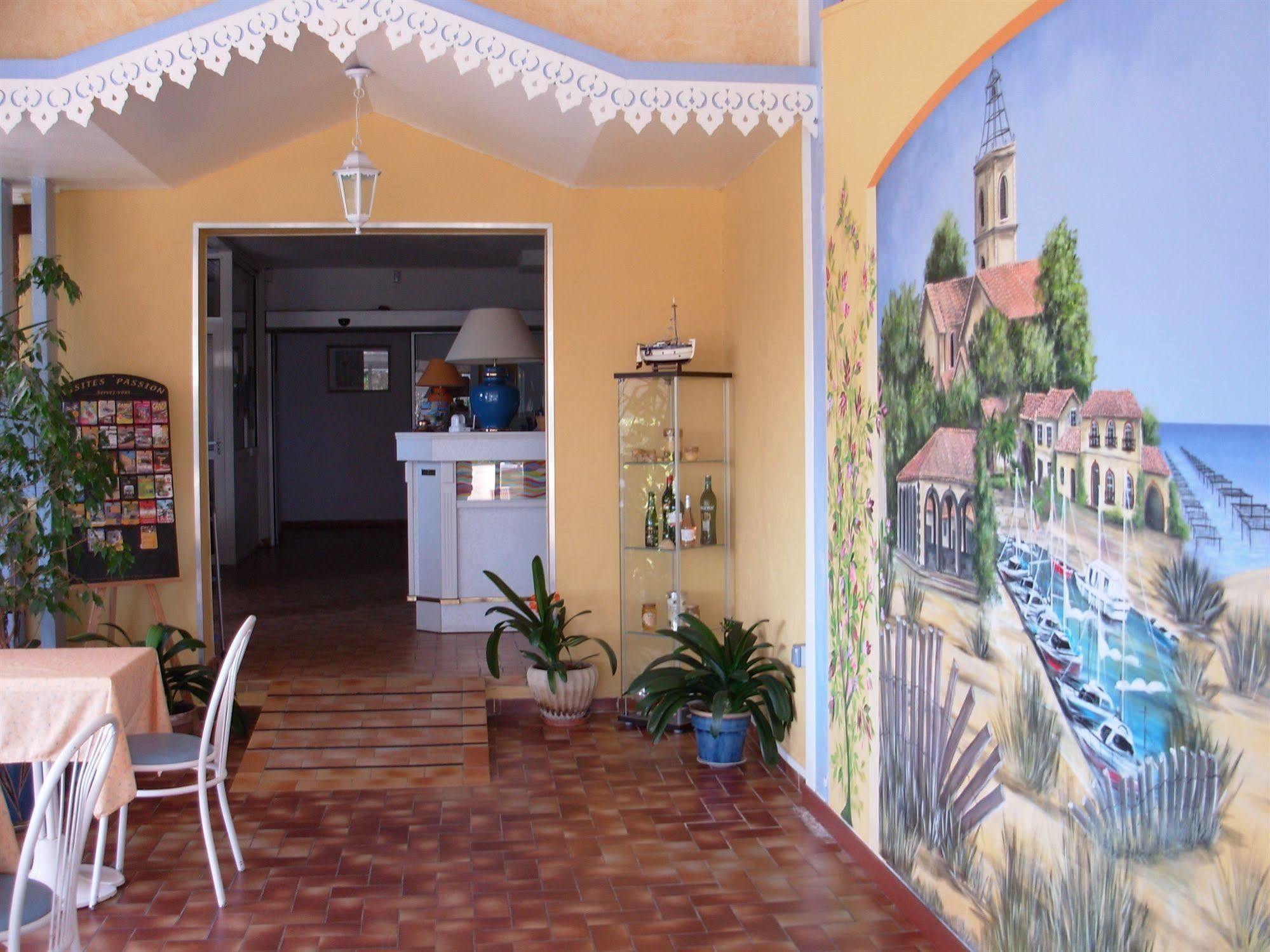 Hotel Les Dunes Marseillan  Exterior photo